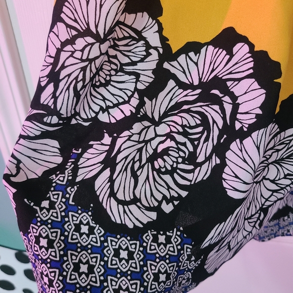 Worthington colorful sleeveless blouse - Picture 2 of 4